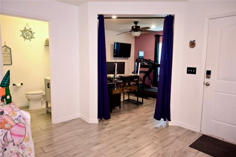 Casa en venta en Winter Haven, Florida, 4 dormitorios, 283.82 m2 № 1680670 - foto 8