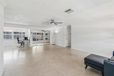 Villa ou maison à vendre à Clearwater, Floride: 2 chambres, 124.3 m2 № 2149633 - photo 10