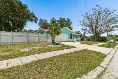 Villa ou maison à vendre à Clearwater, Floride: 2 chambres, 124.3 m2 № 2149633 - photo 2
