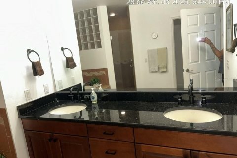 Condo in Redington Shores, Florida, 3 bedrooms  № 1884559 - photo 27