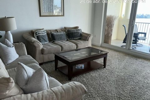 Condo in Redington Shores, Florida, 3 bedrooms  № 1884559 - photo 29