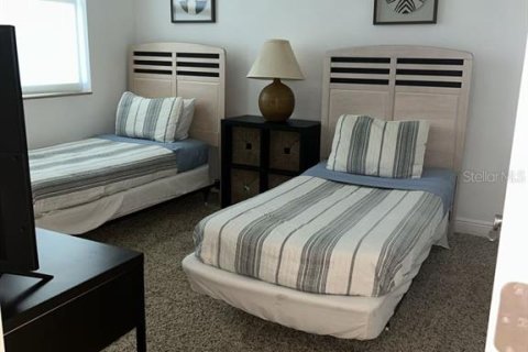 Condo in Redington Shores, Florida, 3 bedrooms  № 1884559 - photo 24