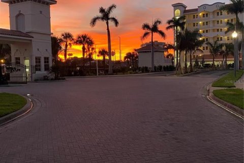 Condo in Redington Shores, Florida, 3 bedrooms  № 1884559 - photo 10