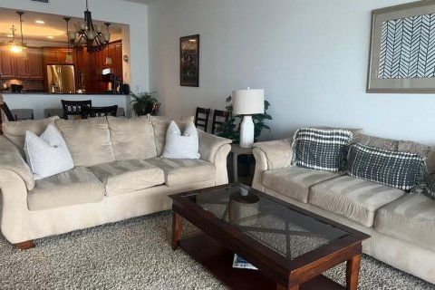 Condo in Redington Shores, Florida, 3 bedrooms  № 1884559 - photo 18