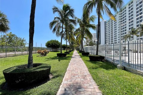 Copropriété à vendre à Miami Beach, Floride: 52.58 m2 № 1943049 - photo 17