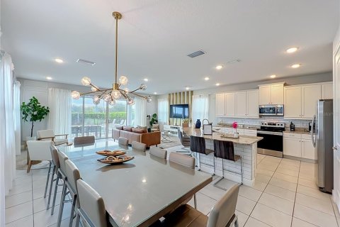 Casa en venta en Kissimmee, Florida, 6 dormitorios, 297.57 m2 № 2157768 - foto 4