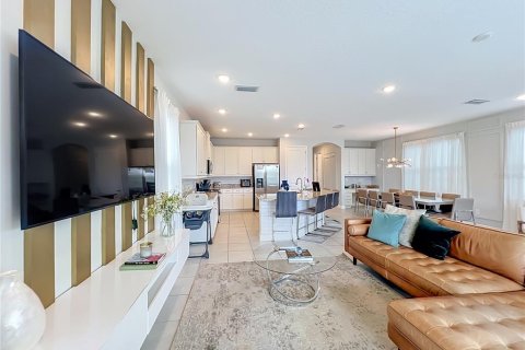 Casa en venta en Kissimmee, Florida, 6 dormitorios, 297.57 m2 № 2157768 - foto 15