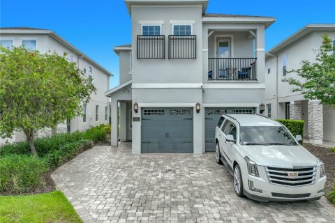 Casa en venta en Kissimmee, Florida, 6 dormitorios, 297.57 m2 № 2157768 - foto 2