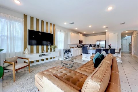 Casa en venta en Kissimmee, Florida, 6 dormitorios, 297.57 m2 № 2157768 - foto 19