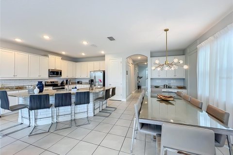Casa en venta en Kissimmee, Florida, 6 dormitorios, 297.57 m2 № 2157768 - foto 6