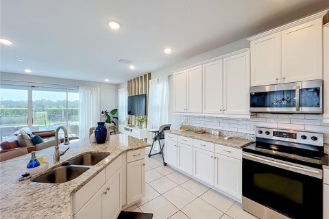 Casa en venta en Kissimmee, Florida, 6 dormitorios, 297.57 m2 № 2157768 - foto 12