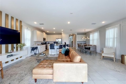 Casa en venta en Kissimmee, Florida, 6 dormitorios, 297.57 m2 № 2157768 - foto 18