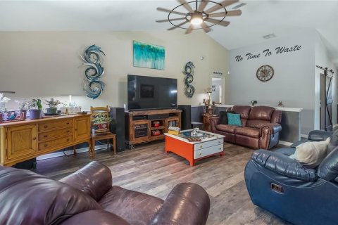 Casa en venta en Fruitland Park, Florida, 5 dormitorios, 254.92 m2 № 1909576 - foto 10