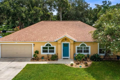 Casa en venta en Fruitland Park, Florida, 5 dormitorios, 254.92 m2 № 1909576 - foto 2