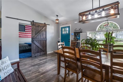 Casa en venta en Fruitland Park, Florida, 5 dormitorios, 254.92 m2 № 1909576 - foto 7