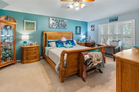 Casa en venta en Fruitland Park, Florida, 5 dormitorios, 254.92 m2 № 1909576 - foto 13