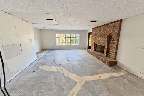 House in Spring Hill, Florida 3 bedrooms, 357.49 sq.m. № 2416730 - photo 8