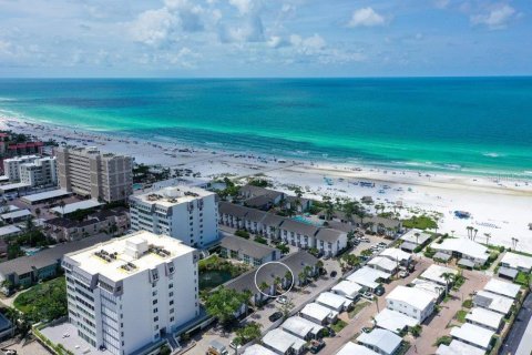 Condo in Sarasota, Florida, 2 bedrooms  № 1823331 - photo 6