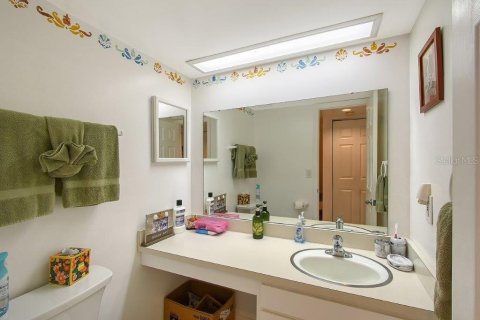 Condo in Sarasota, Florida, 2 bedrooms  № 1823331 - photo 24