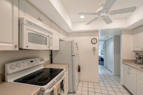 Condo in Sarasota, Florida, 2 bedrooms  № 1823331 - photo 19