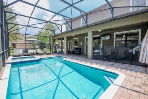 House in Davenport, Florida 7 bedrooms, 334.82 sq.m. № 2218861 - photo 3