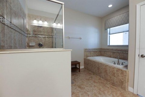 House in Davenport, Florida 7 bedrooms, 334.82 sq.m. № 2218861 - photo 19