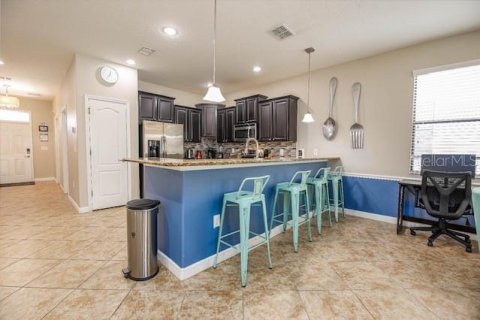 House in Davenport, Florida 7 bedrooms, 334.82 sq.m. № 2218861 - photo 8