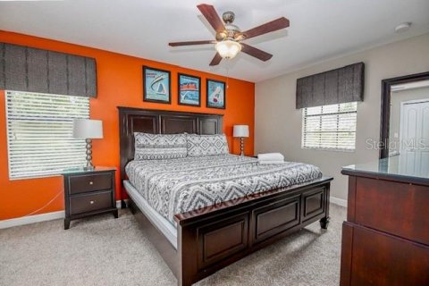 House in Davenport, Florida 7 bedrooms, 334.82 sq.m. № 2218861 - photo 13