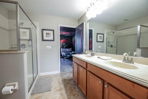 House in Davenport, Florida 7 bedrooms, 334.82 sq.m. № 2218861 - photo 23
