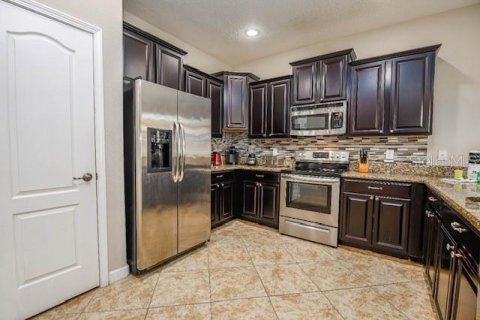 House in Davenport, Florida 7 bedrooms, 334.82 sq.m. № 2218861 - photo 25