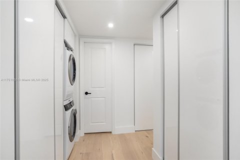 Appartement à louer à Sunny Isles Beach, Floride: 2 chambres, 104.98 m2 № 1865278 - photo 11