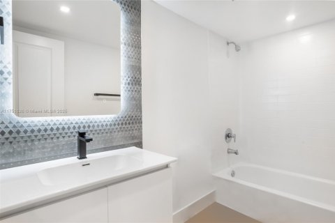 Appartement à louer à Sunny Isles Beach, Floride: 2 chambres, 104.98 m2 № 1865278 - photo 7