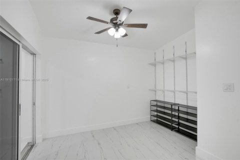 Villa ou maison à louer à Miami, Floride: 3 chambres, 126.81 m2 № 1966408 - photo 12