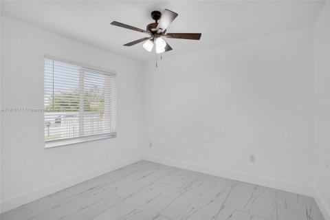 Villa ou maison à louer à Miami, Floride: 3 chambres, 126.81 m2 № 1966408 - photo 10