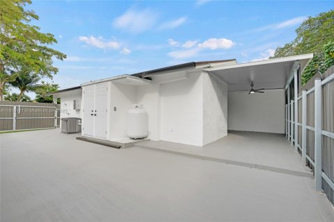 Villa ou maison à louer à Miami, Floride: 3 chambres, 126.81 m2 № 1966408 - photo 17