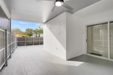Villa ou maison à louer à Miami, Floride: 3 chambres, 126.81 m2 № 1966408 - photo 15