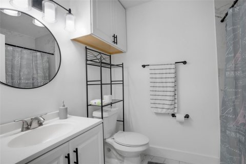 Villa ou maison à louer à Miami, Floride: 3 chambres, 126.81 m2 № 1966408 - photo 8