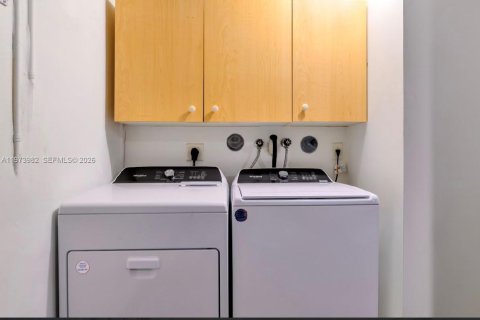 Купить виллу или дом в Уэстон, Флорида 3 спальни, 168.62м2, № 2033680 - фото 24