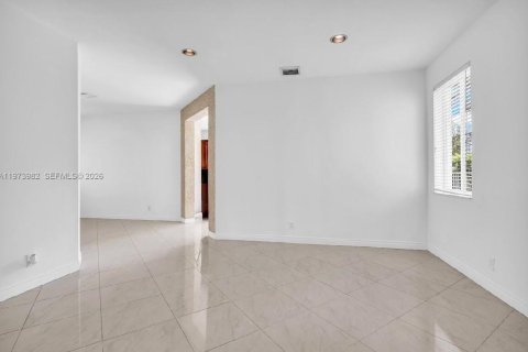 Купить виллу или дом в Уэстон, Флорида 3 спальни, 168.62м2, № 2033680 - фото 6