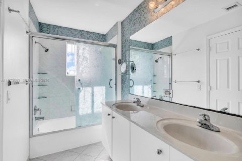 Купить виллу или дом в Уэстон, Флорида 3 спальни, 168.62м2, № 2033680 - фото 23