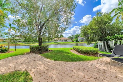 Купить виллу или дом в Уэстон, Флорида 3 спальни, 168.62м2, № 2033680 - фото 27