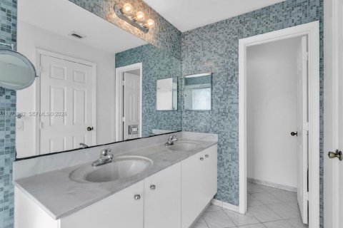 Купить виллу или дом в Уэстон, Флорида 3 спальни, 168.62м2, № 2033680 - фото 22