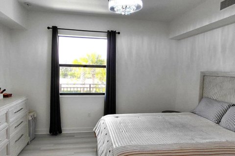 Купить кондоминиум в Лейк-Уорт, Флорида 5 комнат, 132.2м2, № 2085437 - фото 12