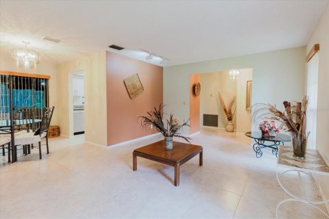 Villa ou maison à vendre à Tampa, Floride: 4 chambres, 201.32 m2 № 1819403 - photo 19