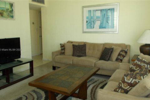 Copropriété à louer à Hallandale Beach, Floride: 2 chambres, 106.37 m2 № 2169637 - photo 6