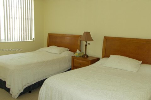Copropriété à louer à Hallandale Beach, Floride: 2 chambres, 106.37 m2 № 2169637 - photo 20