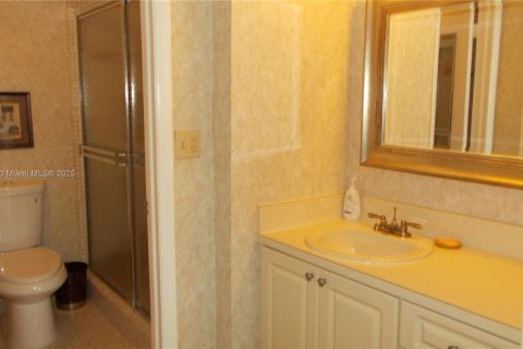 Copropriété à louer à Hallandale Beach, Floride: 2 chambres, 106.37 m2 № 2169637 - photo 19