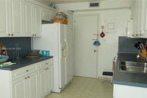 Copropriété à louer à Hallandale Beach, Floride: 2 chambres, 106.37 m2 № 2169637 - photo 12
