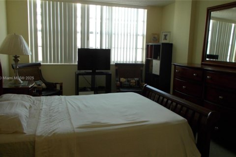 Copropriété à louer à Hallandale Beach, Floride: 2 chambres, 106.37 m2 № 2169637 - photo 16