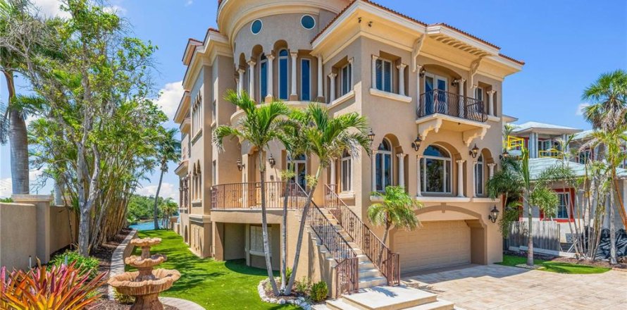 Villa ou maison à Sarasota, Floride 5 chambres, 631.64 m2 № 1762102